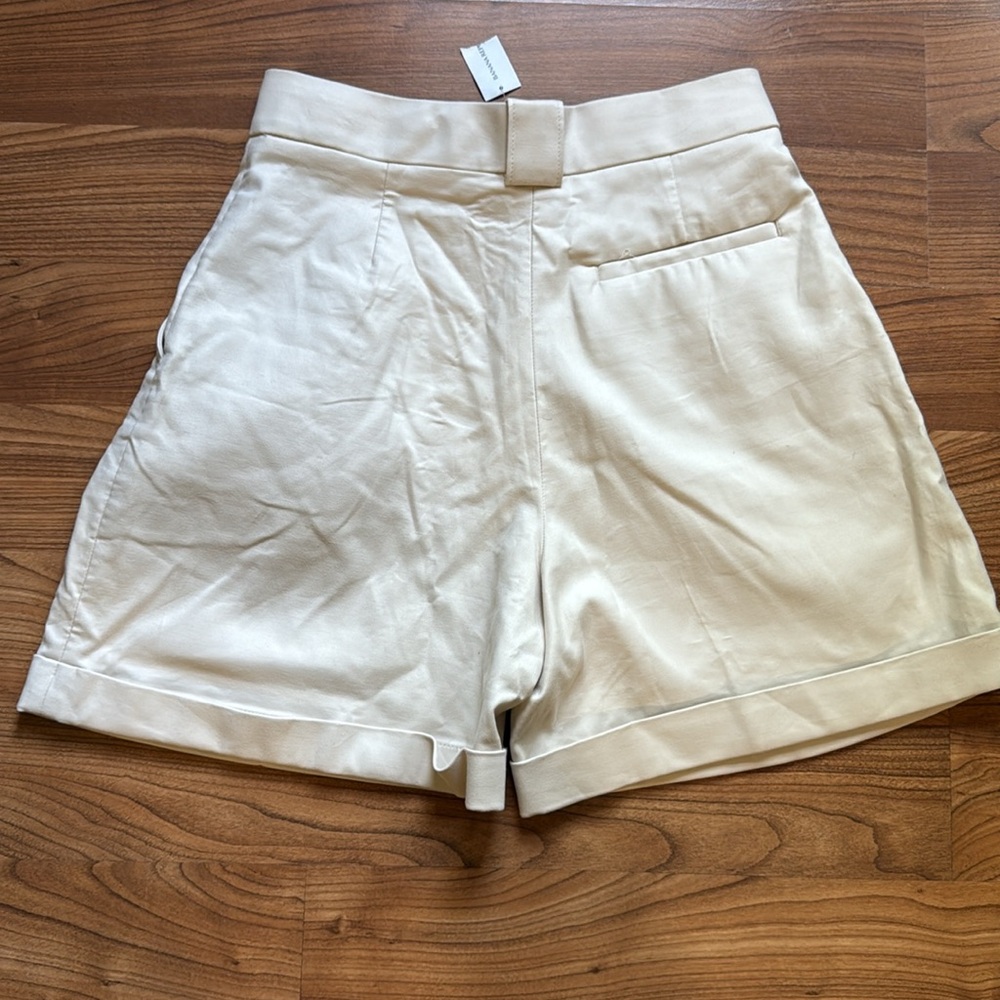Banana Republic High-Rise Refined Pleated Shorts - Picture 3 of 5